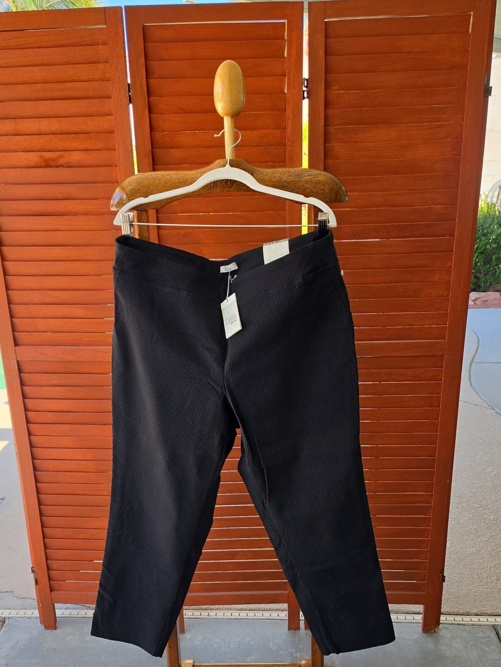 NWT - Dalia Brand Pull-On Black Cropped Pants -  Womens 18W